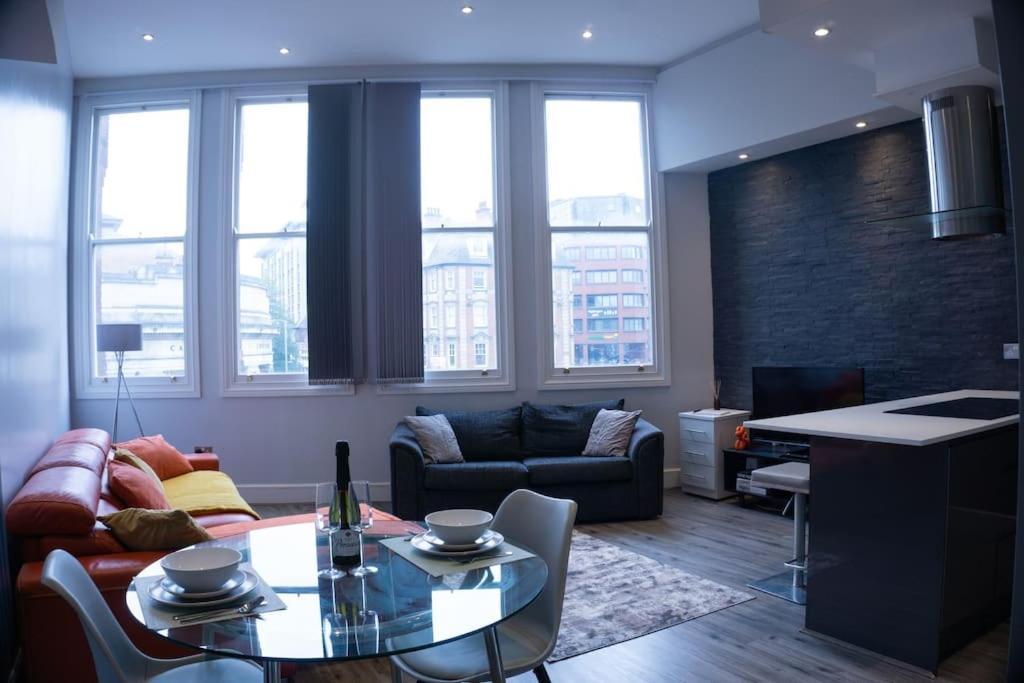 Spacious Apartment In City Centre - Free Parking Nottingham Buitenkant foto