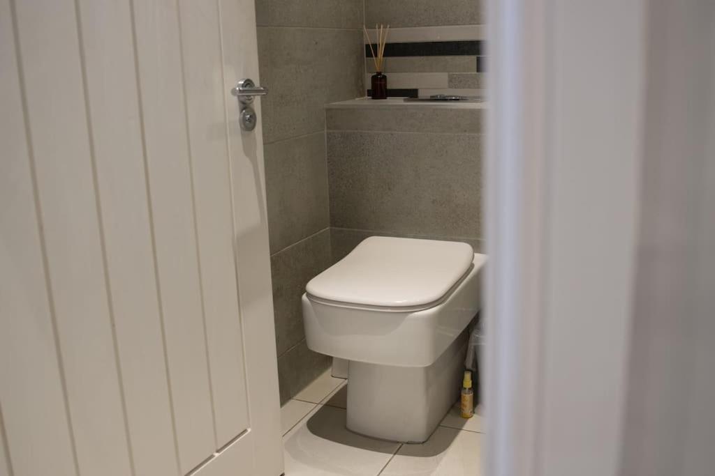 Spacious Apartment In City Centre - Free Parking Nottingham Buitenkant foto