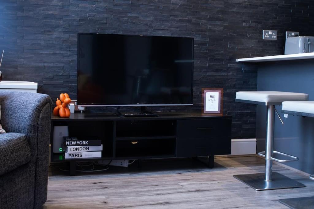 Spacious Apartment In City Centre - Free Parking Nottingham Buitenkant foto